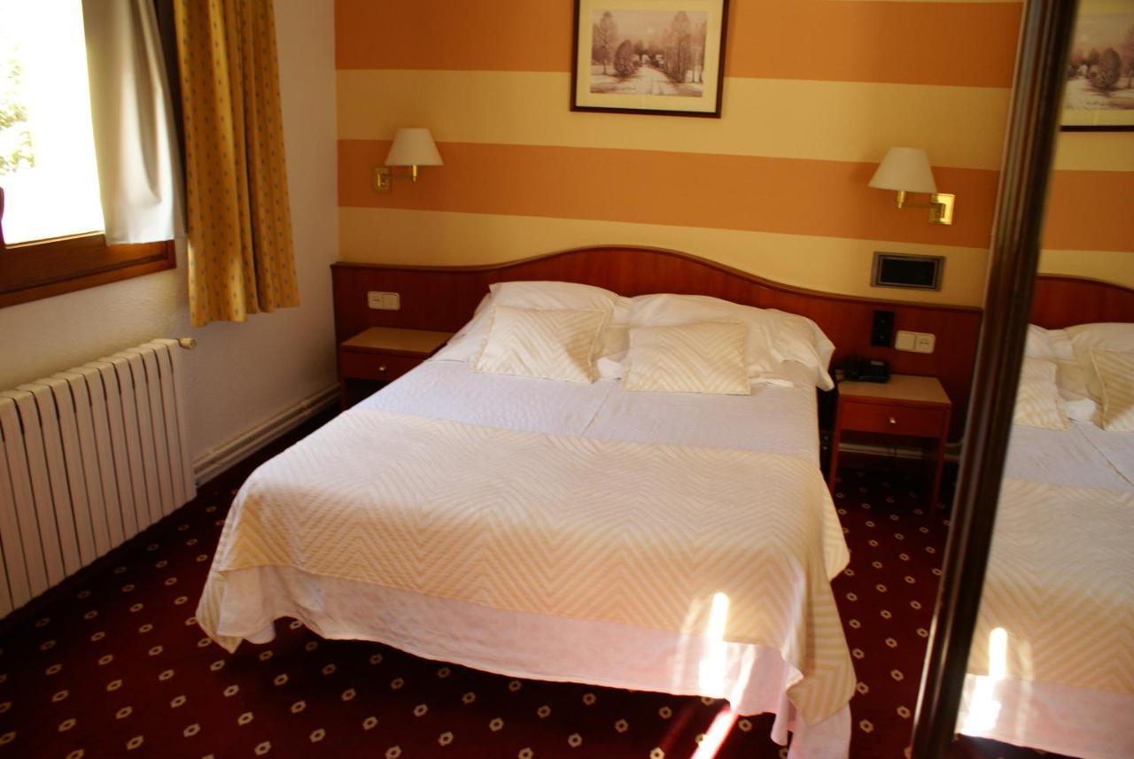 Hotel Edelweiss アルティエス エクステリア 写真